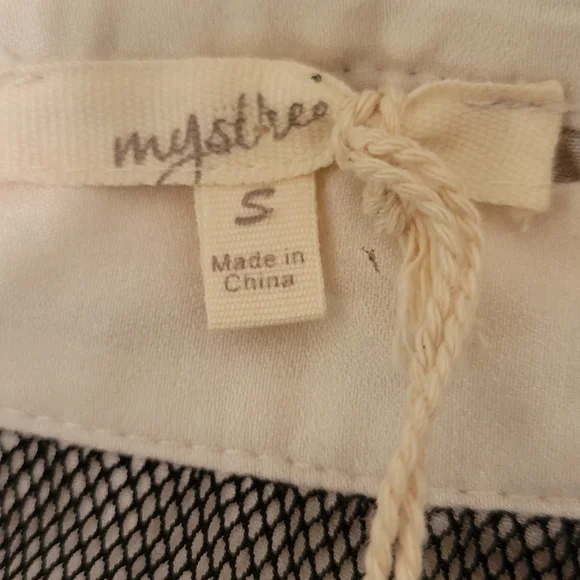 Mystree Lace Black & Cream Mini Skirt Size Small - Picture 5 of 6